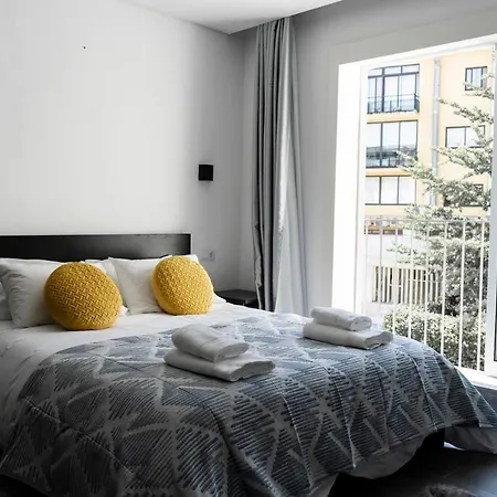 Almada Downtown 303 *