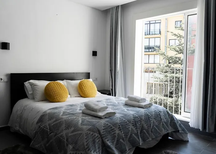 Almada Downtown 303 *